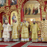 Свято-Владимирский собор, ул. Плеханова, 44 (Луганск)