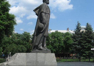 Памятник Тарасу Шевченко  (Луганск)