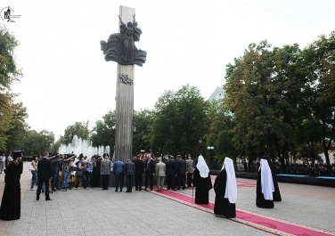 Памятник Героям ВОВ (Пилон Славы)