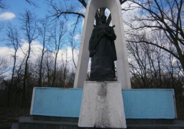 Братская могила советских воинов, погибших в боях за Луганск (Луганск)
