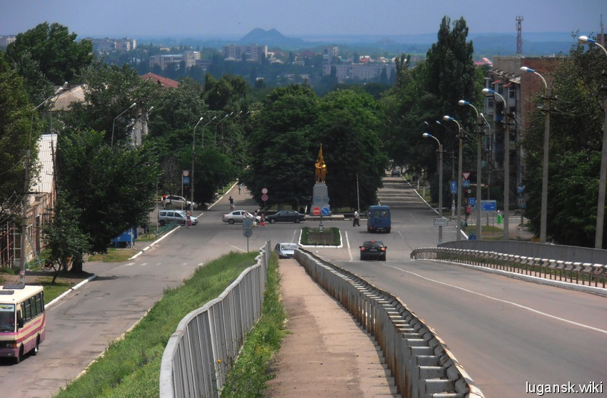 Ровеньки, аллея