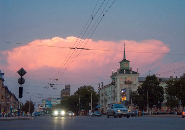 Дома со шпилем, ул. Советская, 64 и 66 (Луганск)