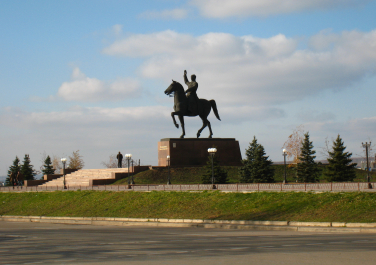 Памятник Клименту Ворошилову (Луганск)