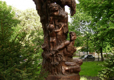 Памятник жертвам ОУН-УПА (Луганск)