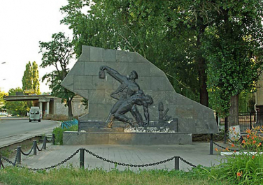 Памятник железнодорожникам, погибшим в годы Великой Отечественной войны (Луганск)