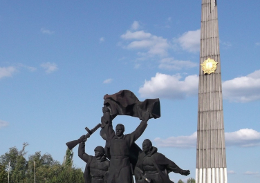 Памятник воинам-освободителям Луганска