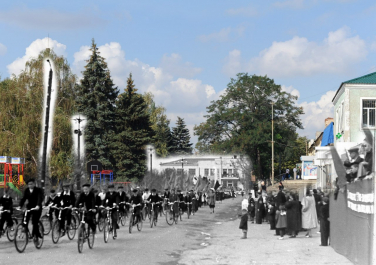 Проезд колонны велосипедистов по пл.Кирова