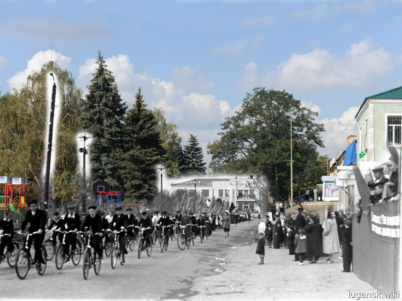 Проезд колонны велосипедистов по пл.Кирова