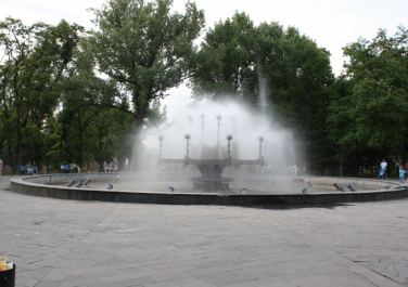 Сквер имени Героев Молодой Гвардии (бывший 30-летия ВЛКСМ) (Луганск)