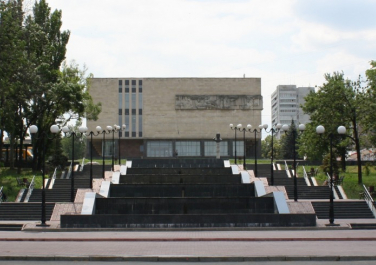 Луганский краеведческий музей, ул. Шевченко, 2 (Луганск)
