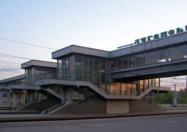 Железнодорожный вокзал города Луганск , ул. Виктора Пятёркина, 6 (Луганск)