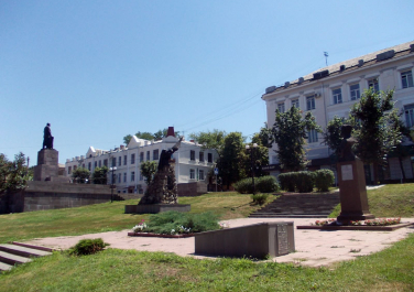 Площадь Революции (Луганск)