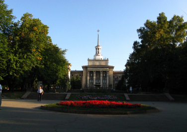 Дом техники (Институт культуры и искусств Луганского национального университета), Красная площадь, 4 (Луганск)