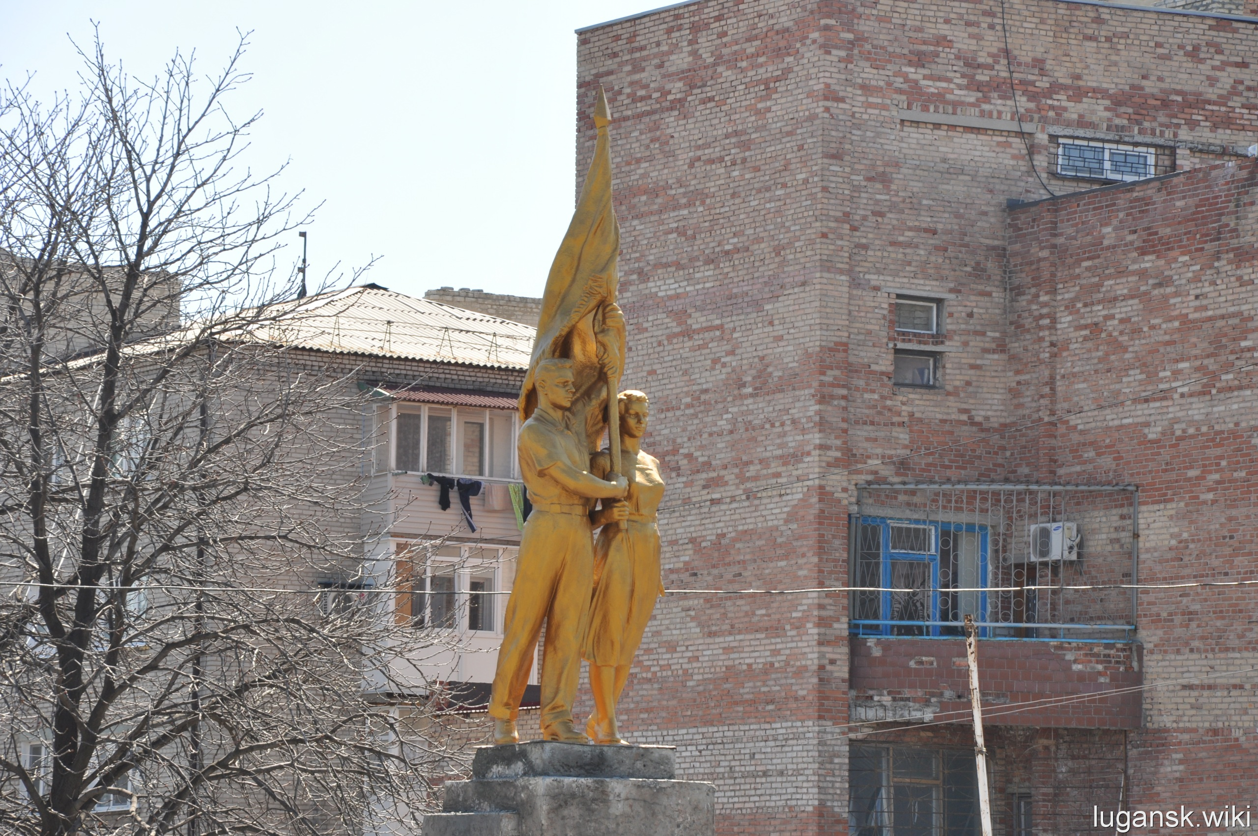 Памятники Ровенек