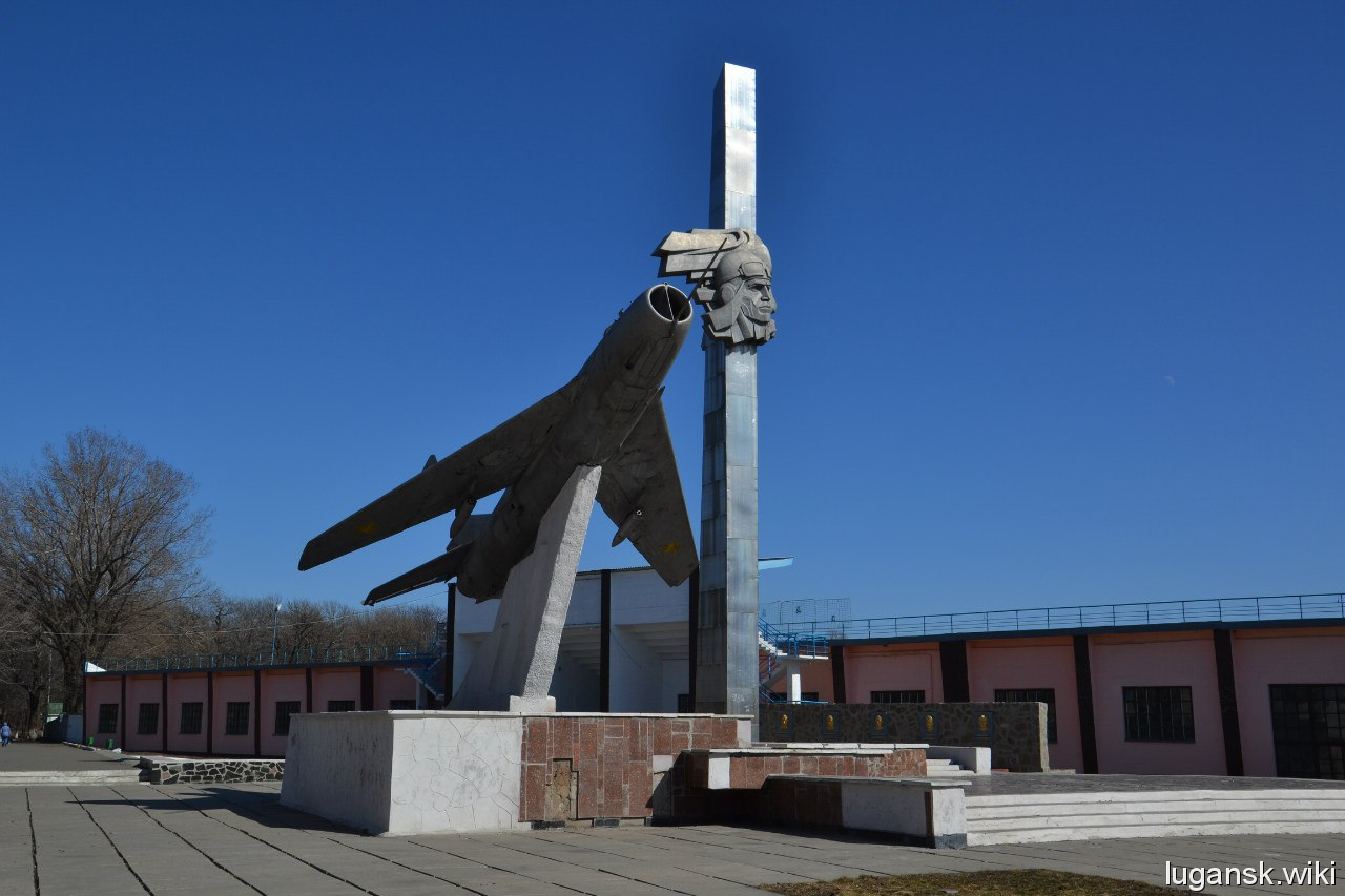Памятники Ровенек