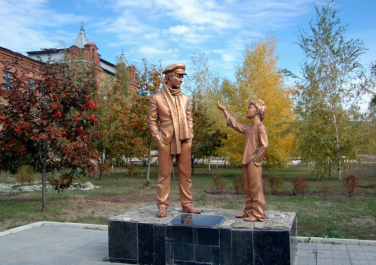 Старобельск, Памятник Остапу Бендеру в Старгороде