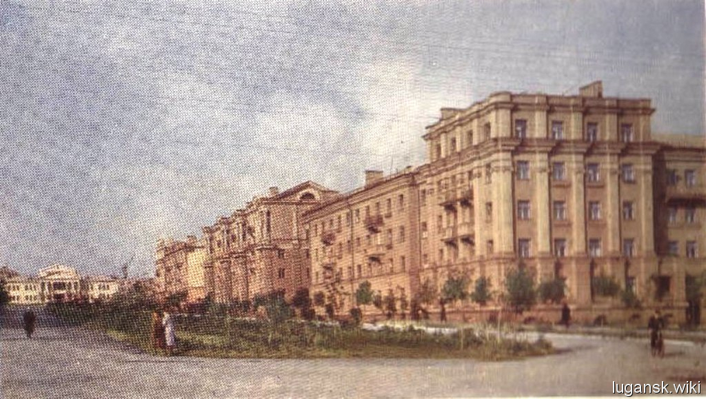 Пр. Ленина. Вид на ДК химиков