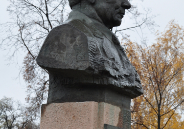 Памятник Владимиру Мурзенко