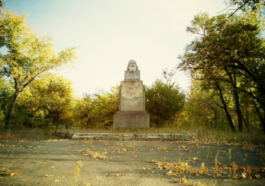 Памятники Рубежного