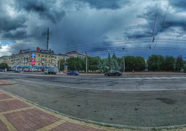 Панорама улицы Советской в самом центре в сторону центрального рынка на парк именуемый в простонародье "Дураковка", Достопримечательности