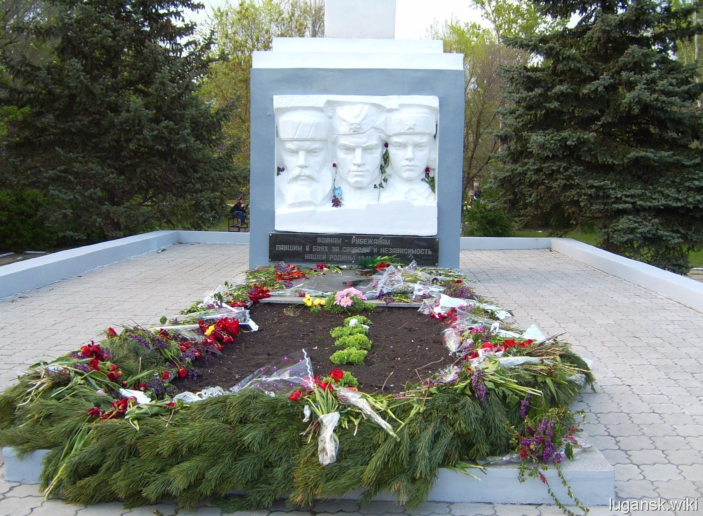 Памятники Рубежного