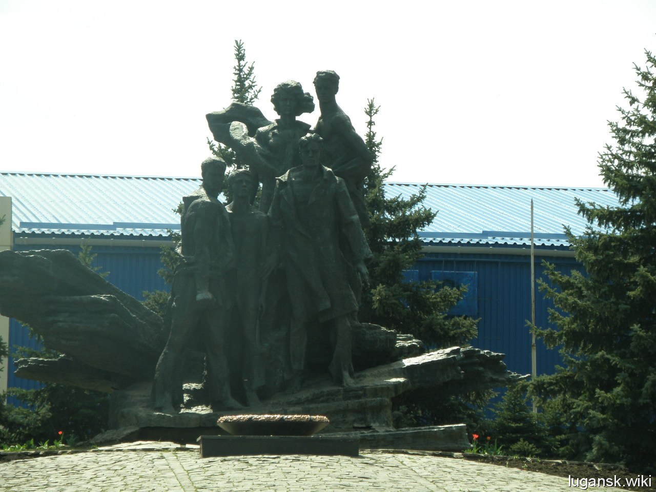 Памятники Ровенек
