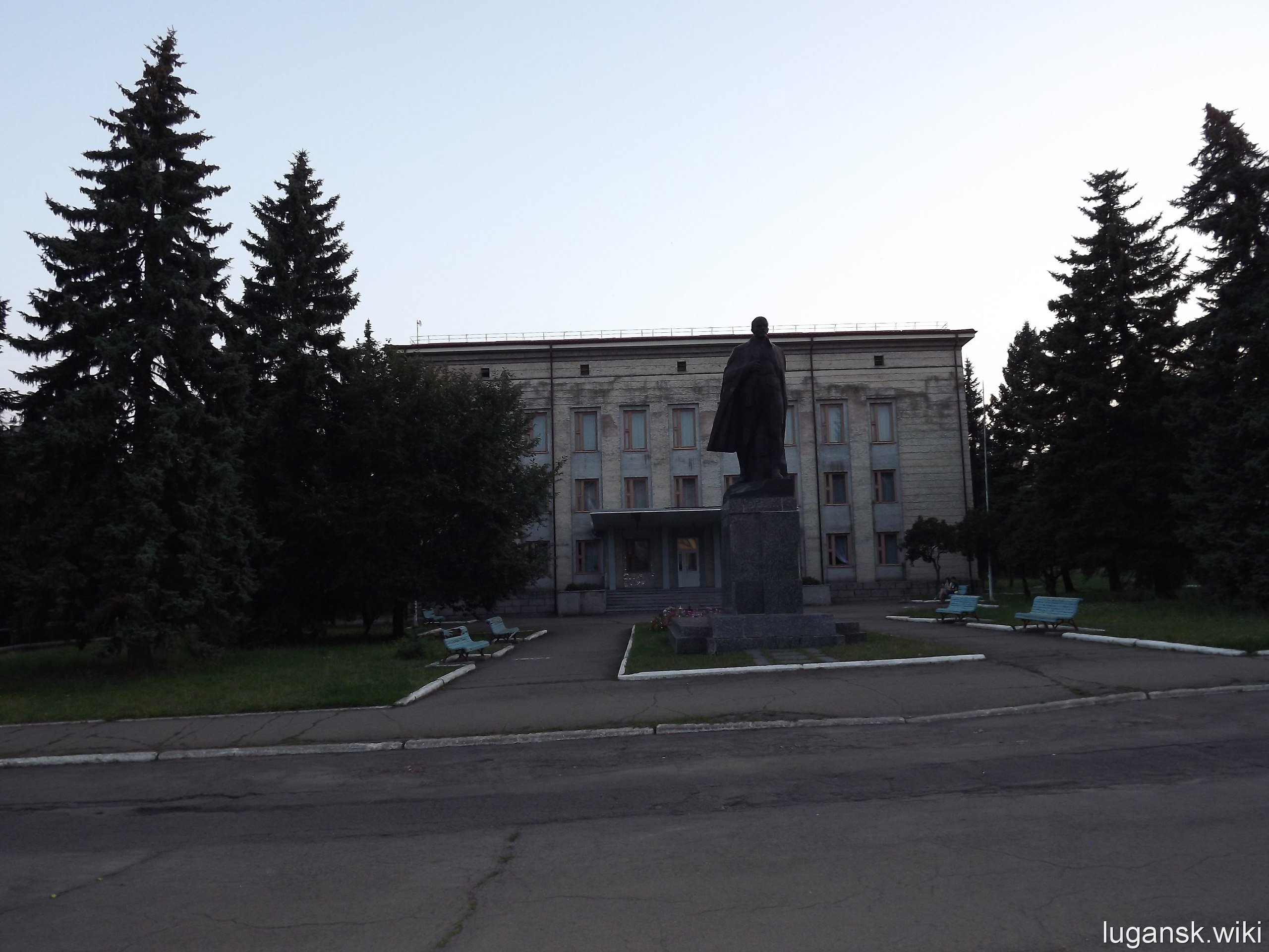 Памятники Ровенек