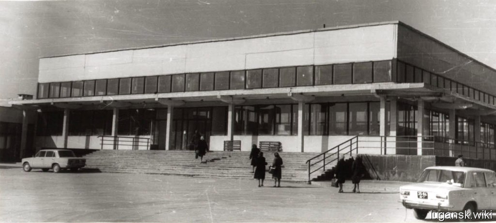 Нынешний мясной павильон центрального рынка. Ул. Менжинского