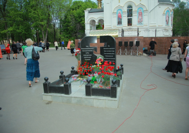 Памятник женщинам восстановительницам Донбасса. Одним названием "Обелиск шахтарочке", Современные, Цветные, Профессиональные, Лето, Панорамные, Достопримечательности