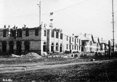 Строительство дома на перекрёстке ул. Калинина-Интернациональная, История, Черно-белые, Строительство
