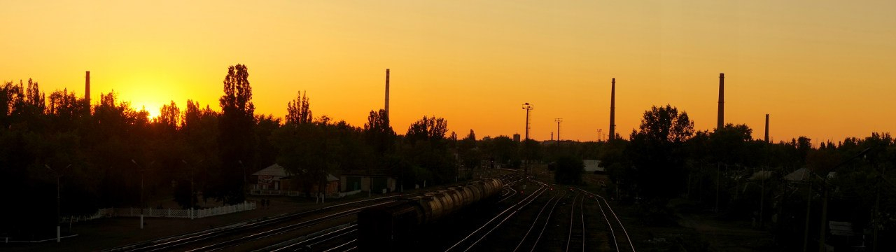 Закат на ЖД станции Рубежное
