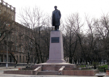 Памятники Алчевска