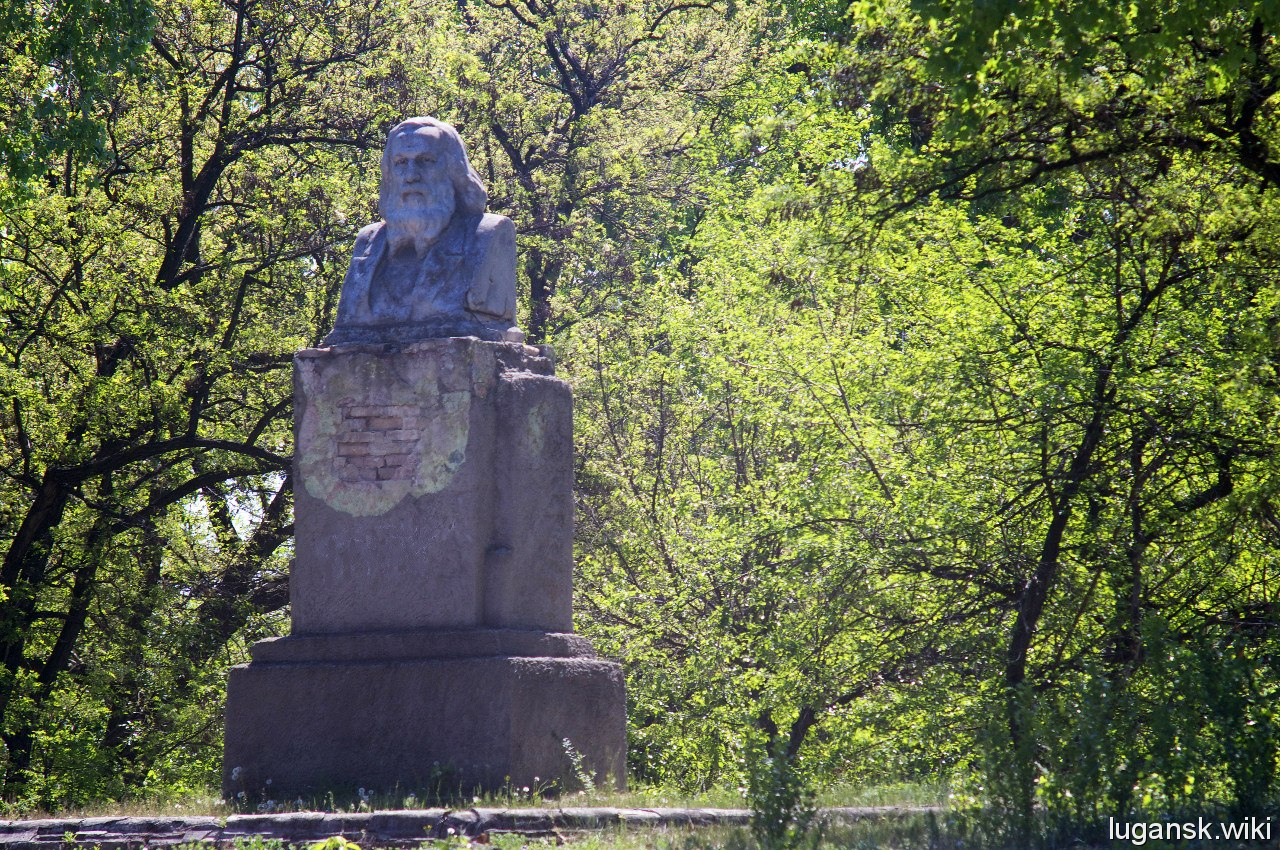 Памятники Рубежного