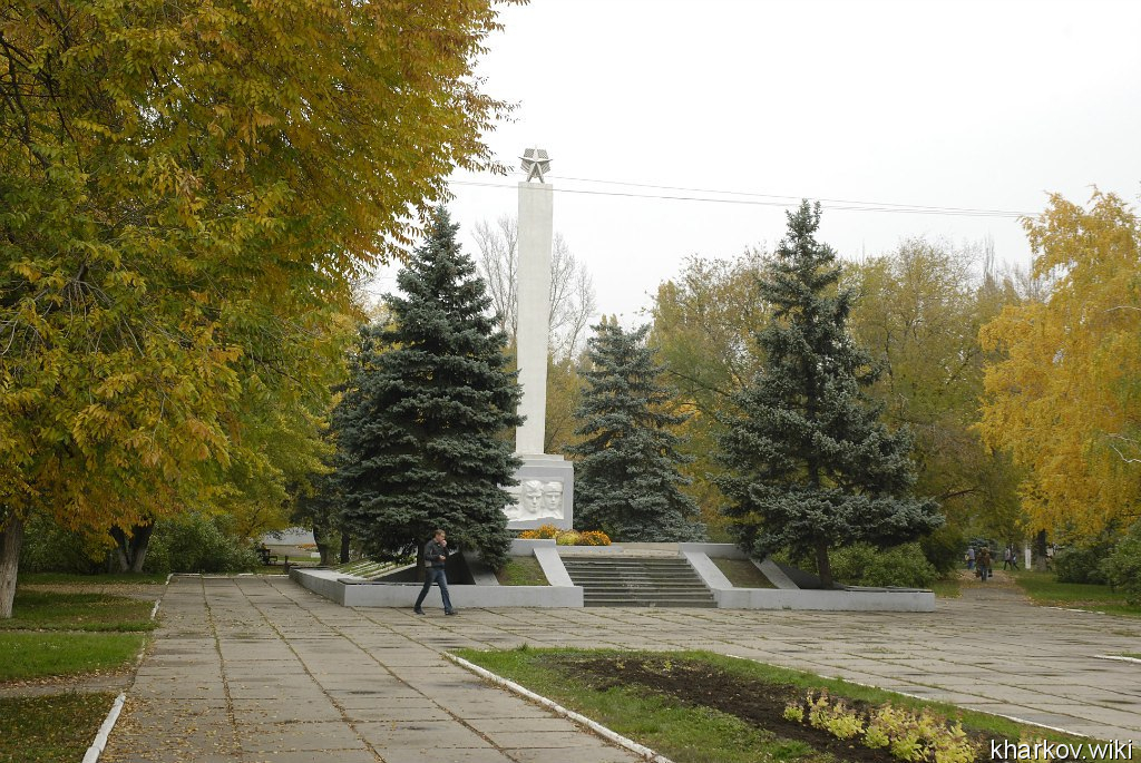 Памятники Рубежного
